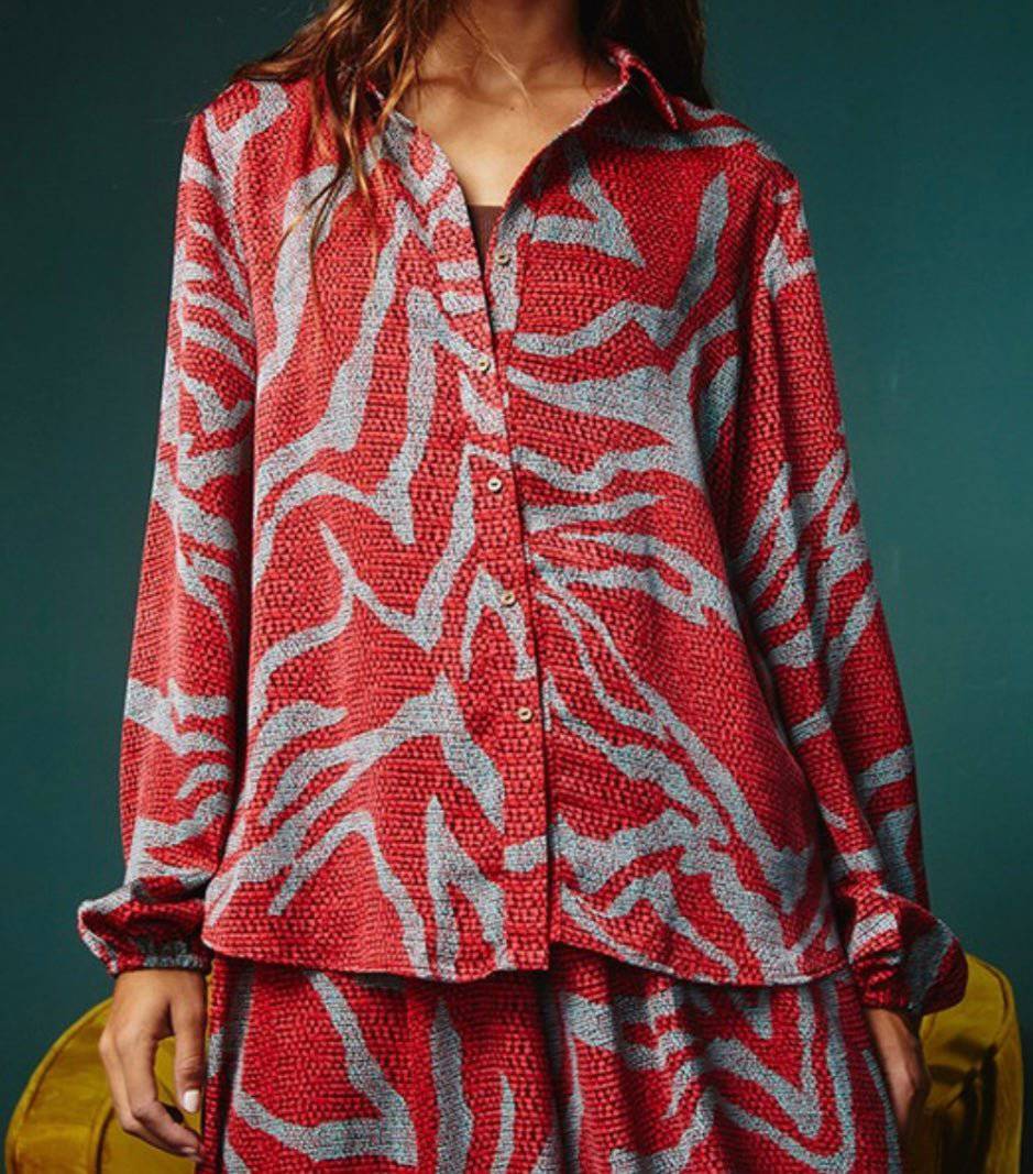 Catalina Red Top: Stylish Button-Down with Relaxed Fit - Bella Boutique & Bellasbylola.com