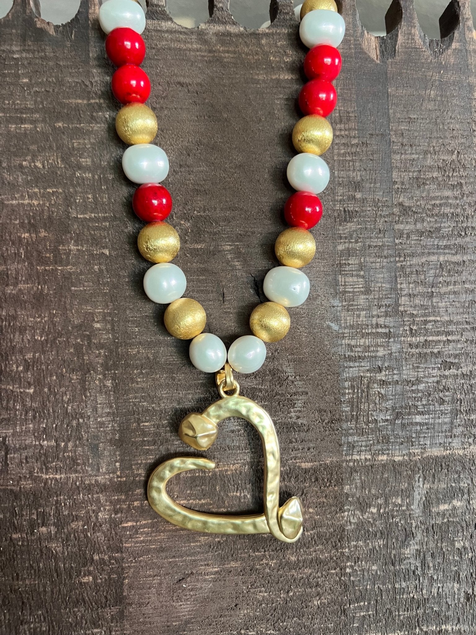 Collar de Corazón con perlas de agua dulce - Bella Boutique & Bellasbylola.com