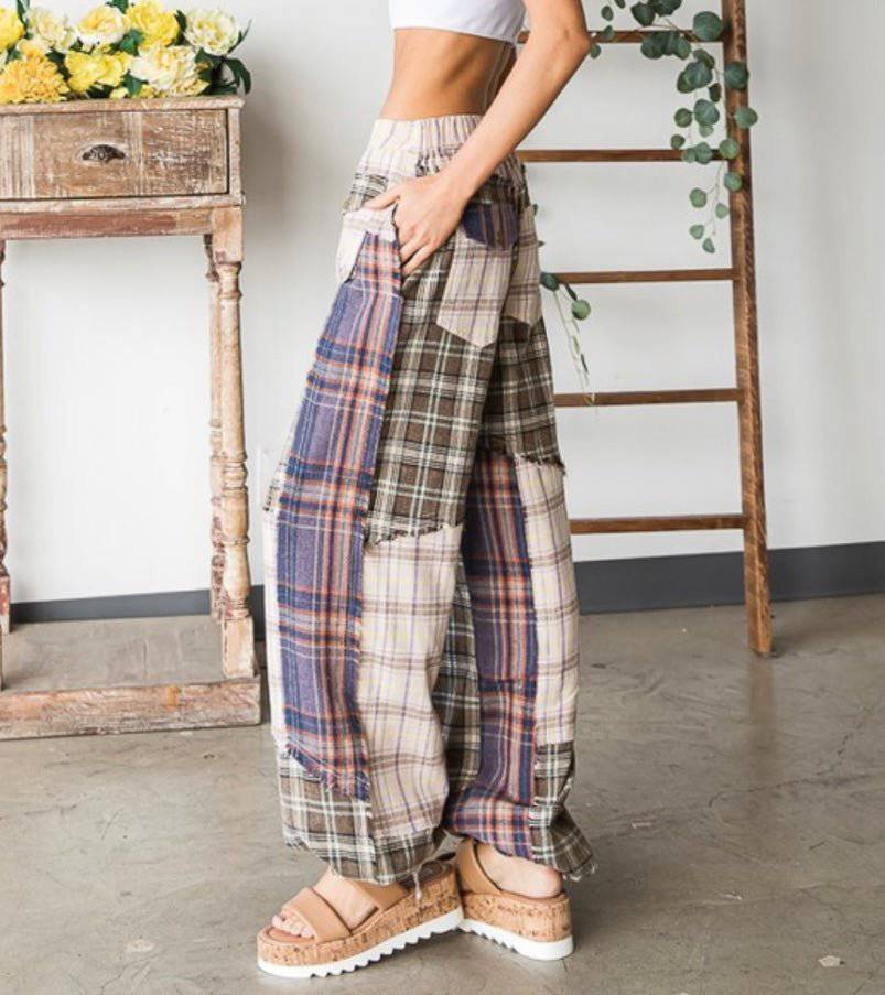Colors Patch Pants (2 colors) - Premium Clothing 💫 - Bella Boutique & Bellasbylola.com