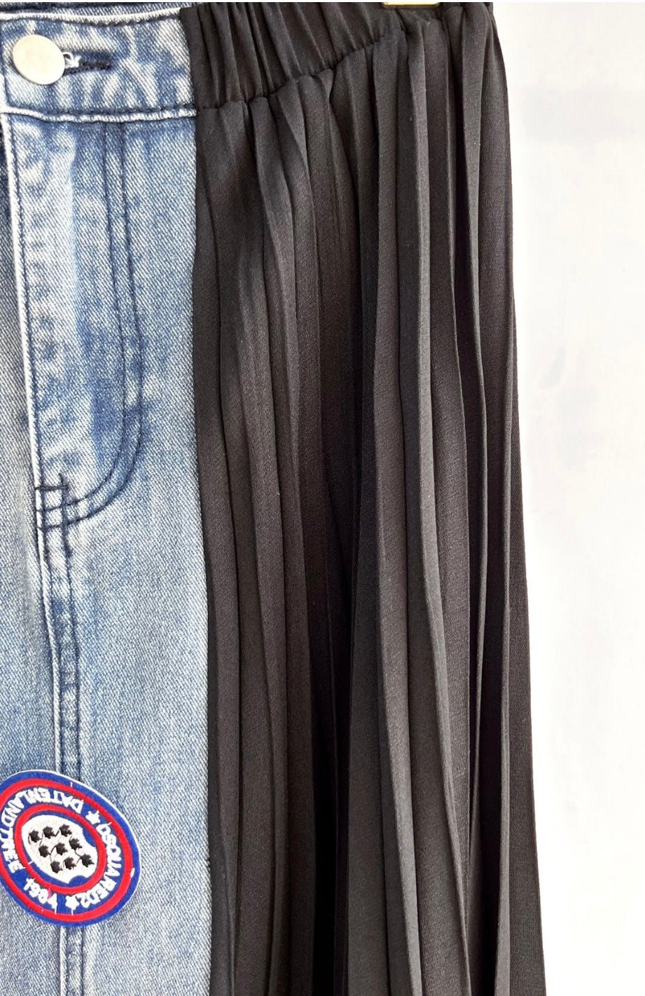 Denim Black & Blue Pleated Contrast Skirt - New ✨✨✨ - Bella Boutique & Bellasbylola.com