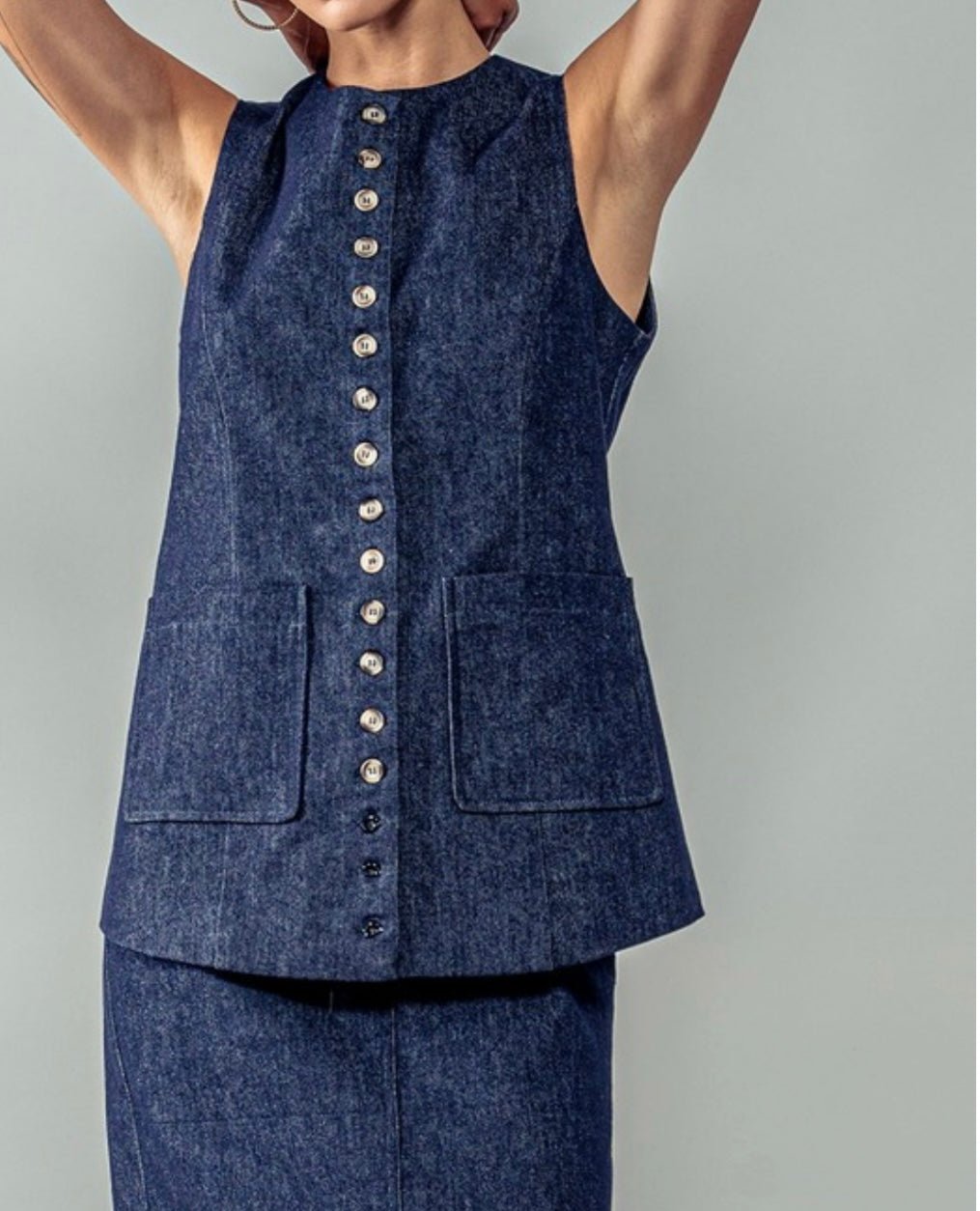 Denim Button Down Vest - New 🌟 - In Store & Online - Bella Boutique & Bellasbylola.com