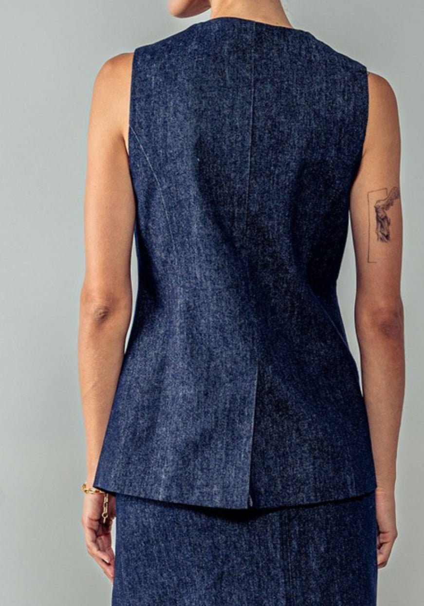 Denim Button Down Vest - New 🌟 - In Store & Online - Bella Boutique & Bellasbylola.com