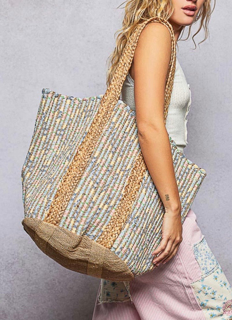 Designed in tote bag in cotton dotted pattern - Bella Boutique & Bellasbylola.com