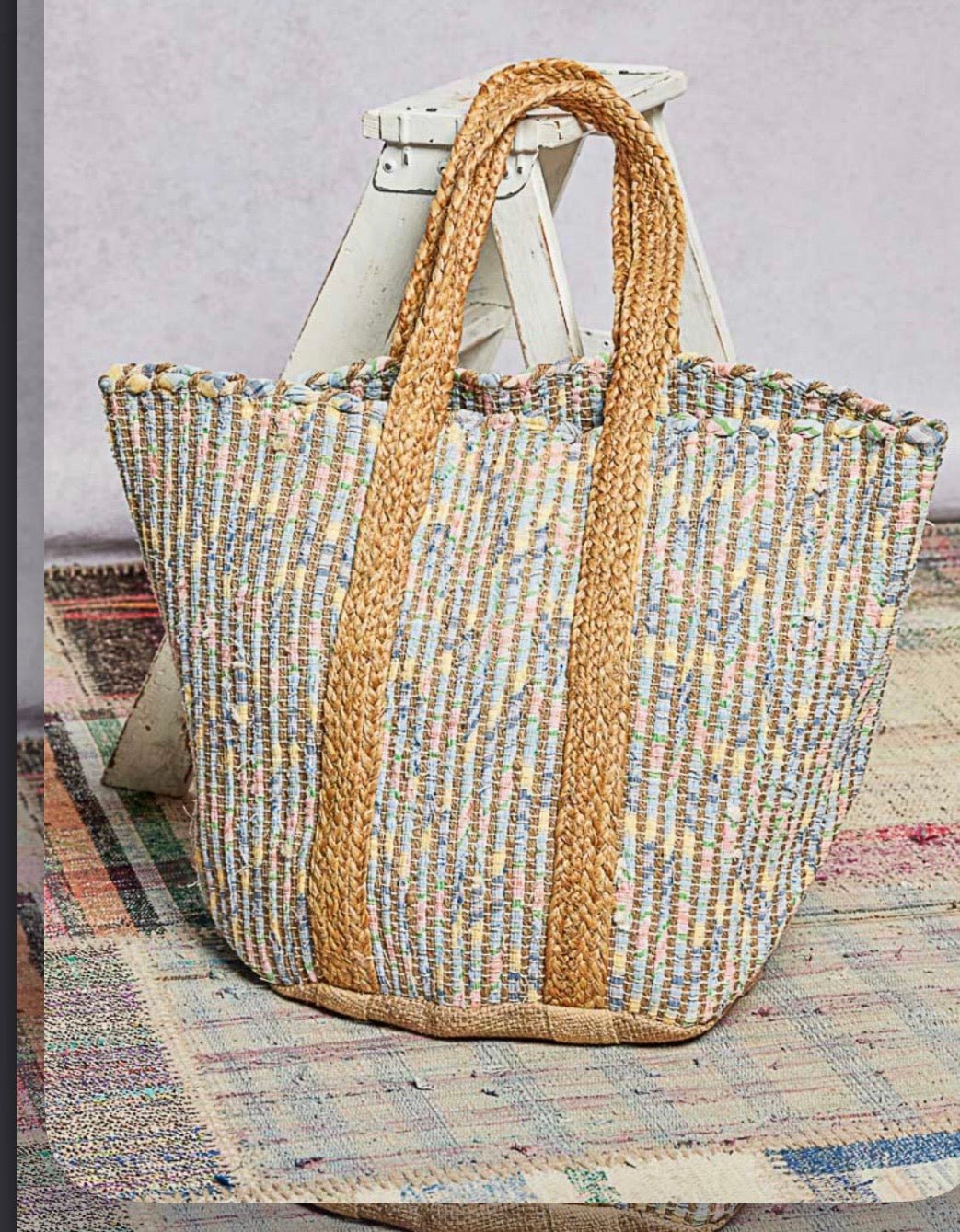 Designed in tote bag in cotton dotted pattern - Bella Boutique & Bellasbylola.com