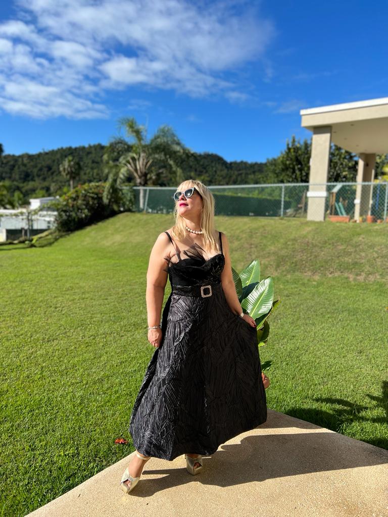 Exquisite Black Midi Skirt - Premium Ckothing - Bella Boutique & Bellasbylola.com