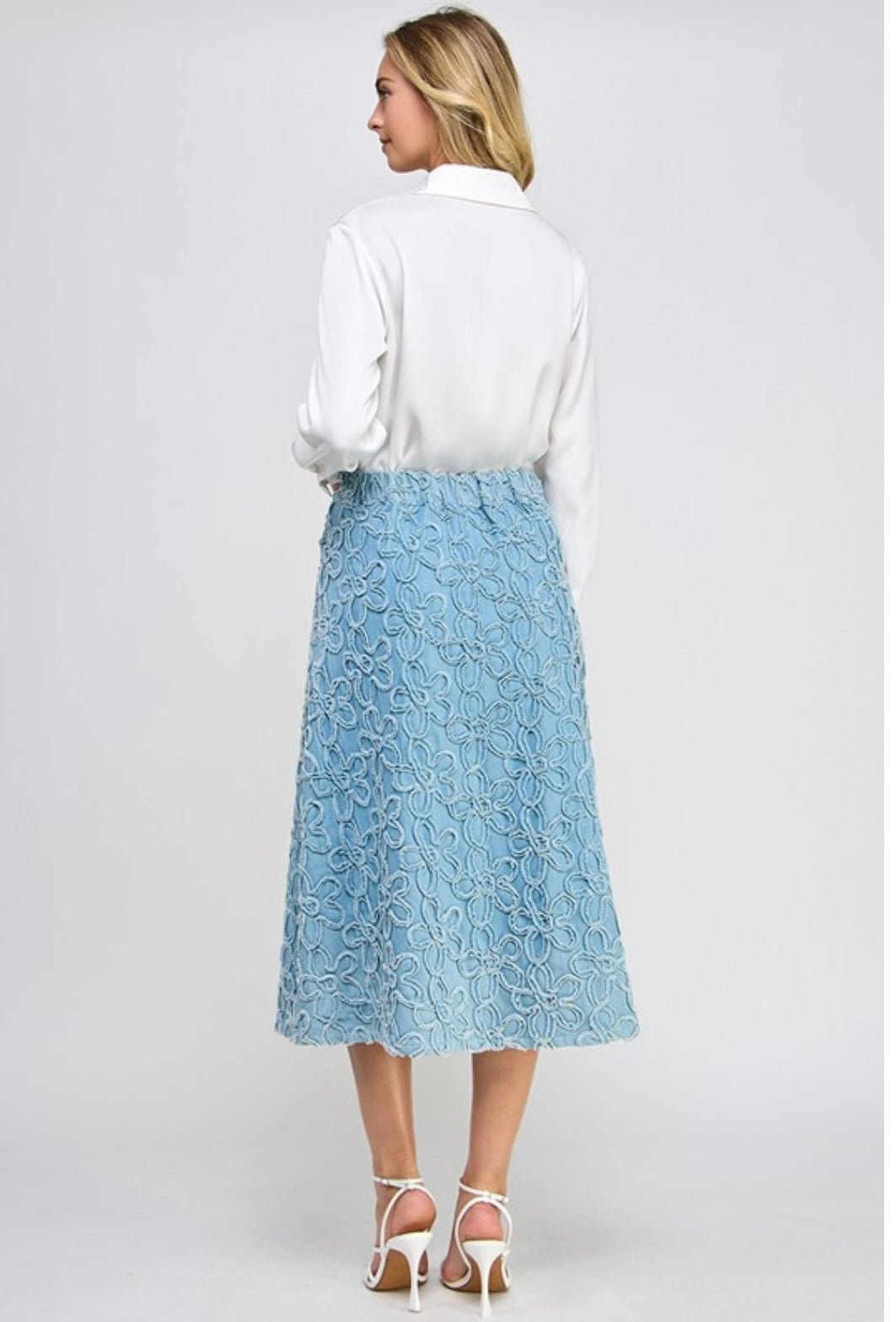 Floral Embroidery Denim Skirt - New 🌟 - Bella Boutique & Bellasbylola.com