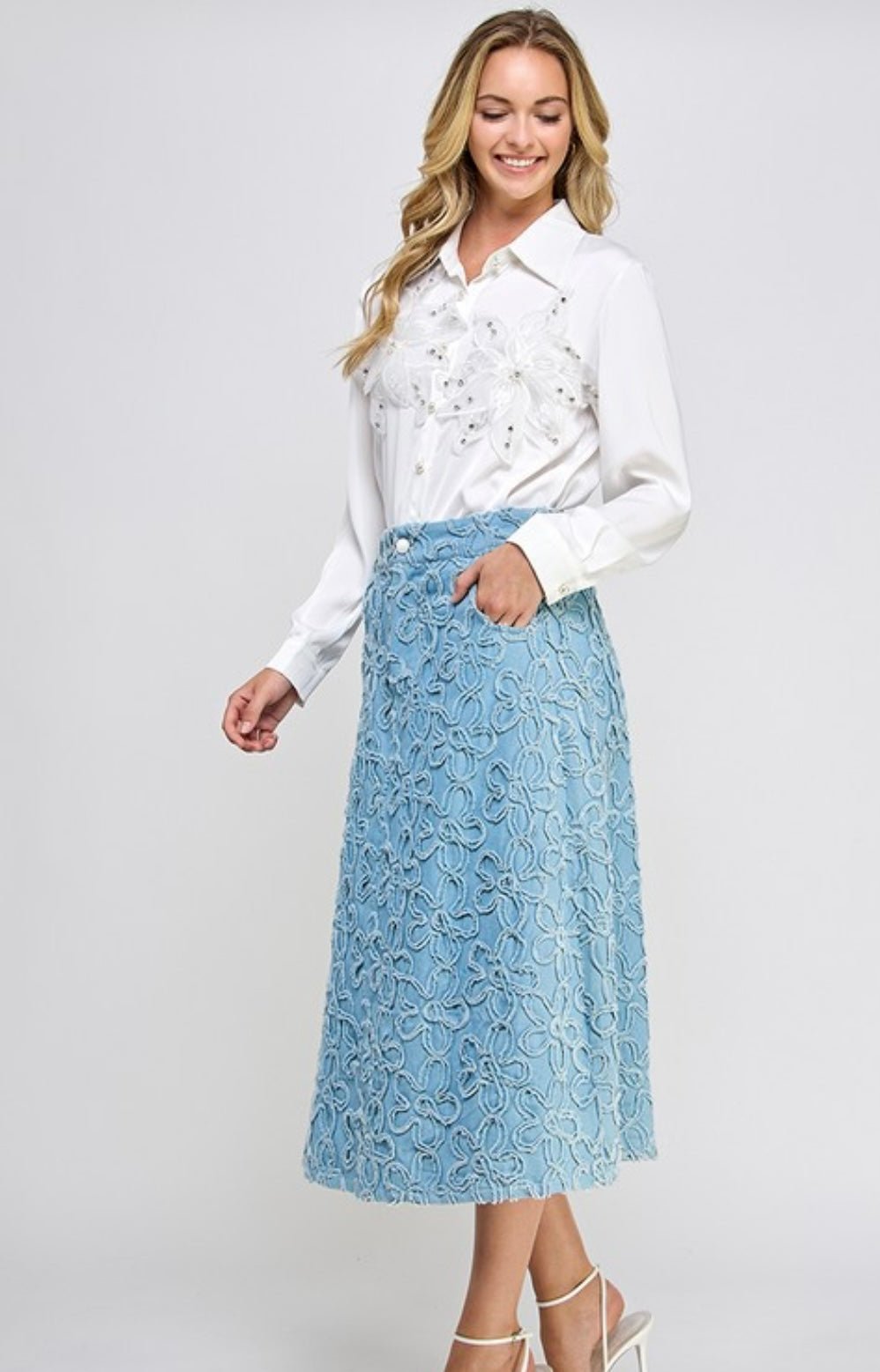 Floral Embroidery Denim Skirt - New 🌟 - Bella Boutique & Bellasbylola.com