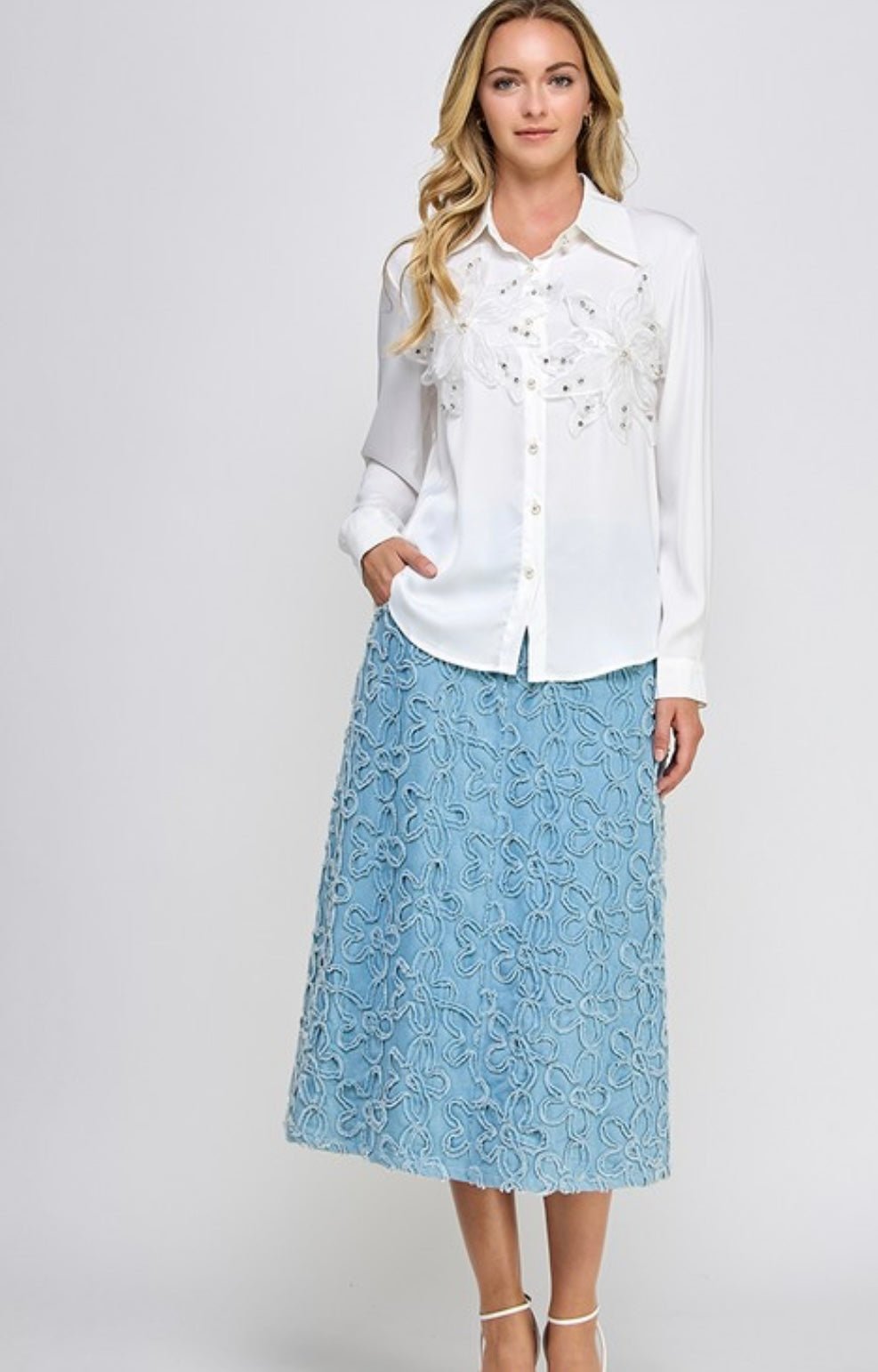 Floral Embroidery Denim Skirt - New 🌟 - Bella Boutique & Bellasbylola.com