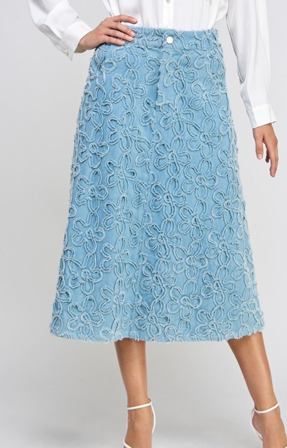 Floral Embroidery Denim Skirt - New 🌟 - Bella Boutique & Bellasbylola.com