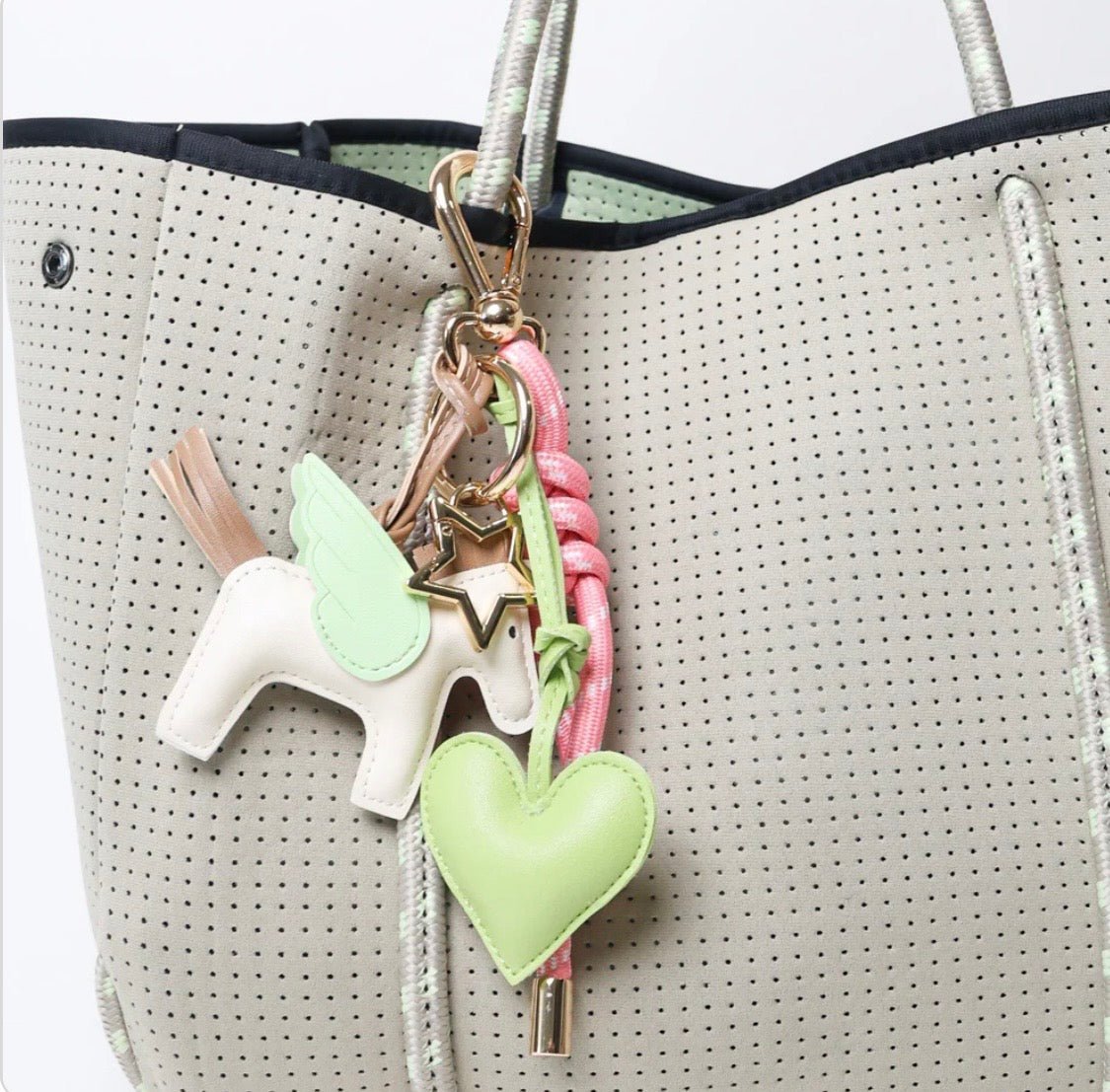 KEY CHAIN BARBIE WITH CHARMS - GREEN HEART AND WHITE FLYING HORSE - Bella & Bellasbylola.com