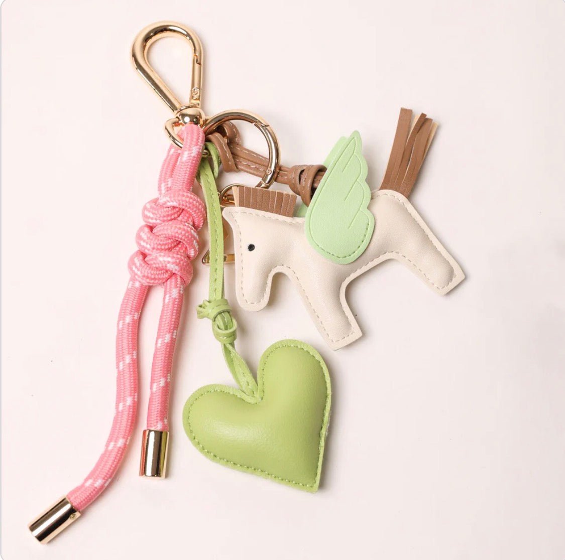 KEY CHAIN BARBIE WITH CHARMS - GREEN HEART AND WHITE FLYING HORSE - Bella & Bellasbylola.com