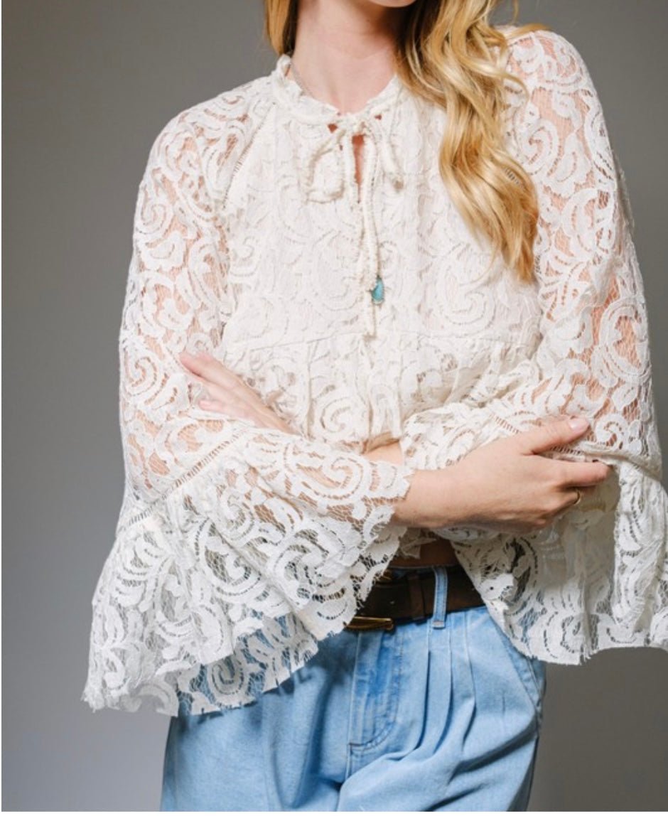 Lace Bell Sleeve Ruffle Blouse - Tax Incluido - Bella Boutique & Bellasbylola.com