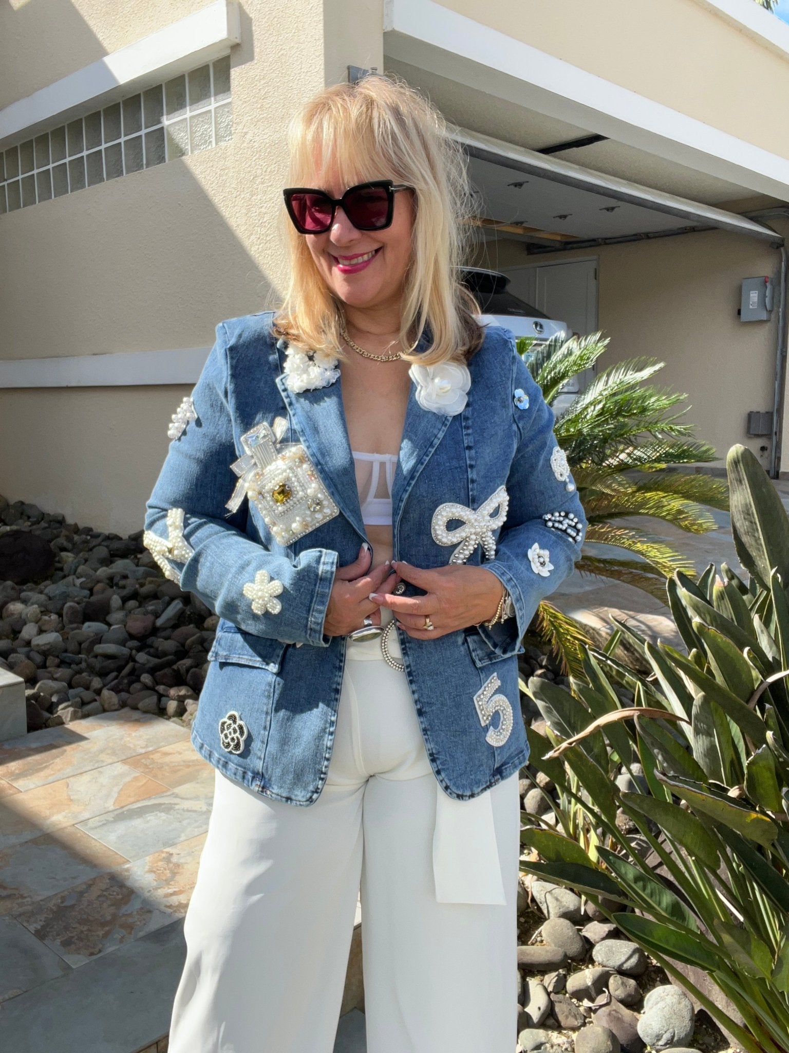 Like Channel Denim Blazer - True to size (good stretch) - Bella Boutique & Bellasbylola.com