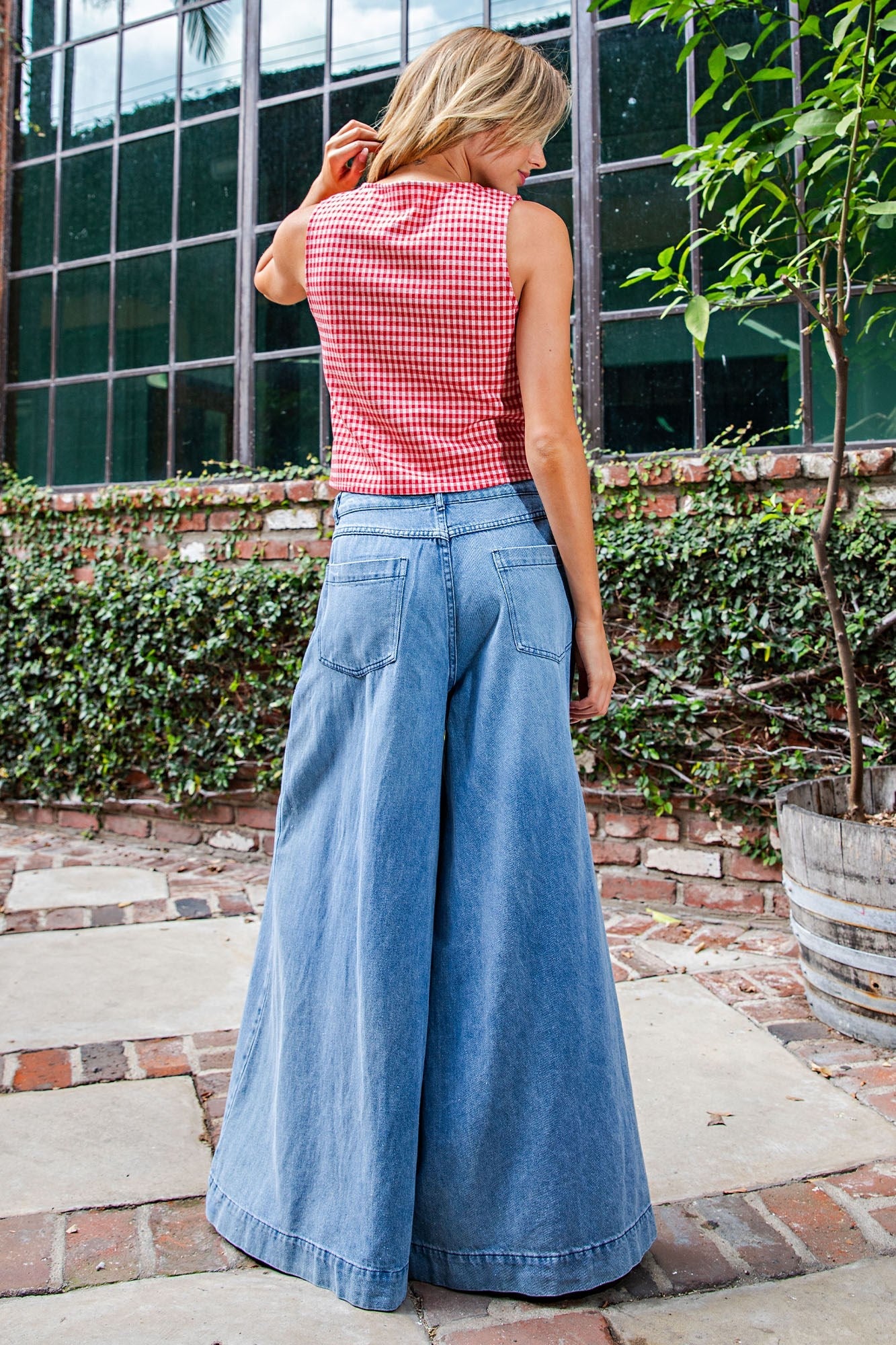 Mineral Washed Ultra Wide Leg Jeans - Bella & Bellasbylola.com