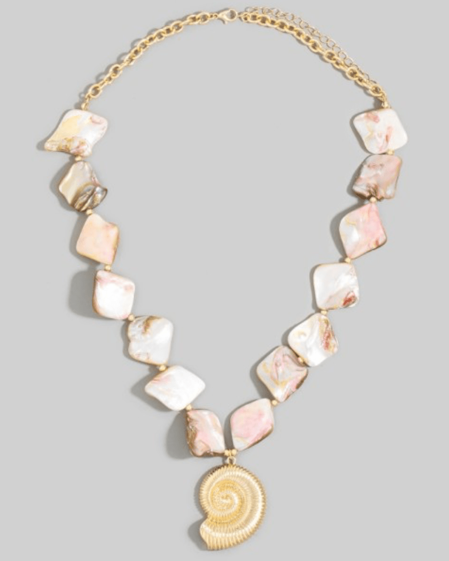 Soft Pink Collar de Concha - Shell Necklace - BELLA BOUTIQUE & BELLASBYLOLA.COM 🇵🇷
