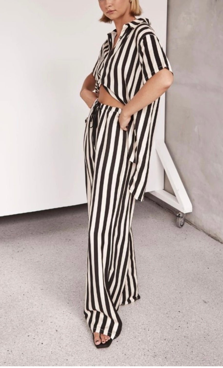 Stripes Beige & Black Set - In store & online✨ - Bella Boutique & Bellasbylola.com