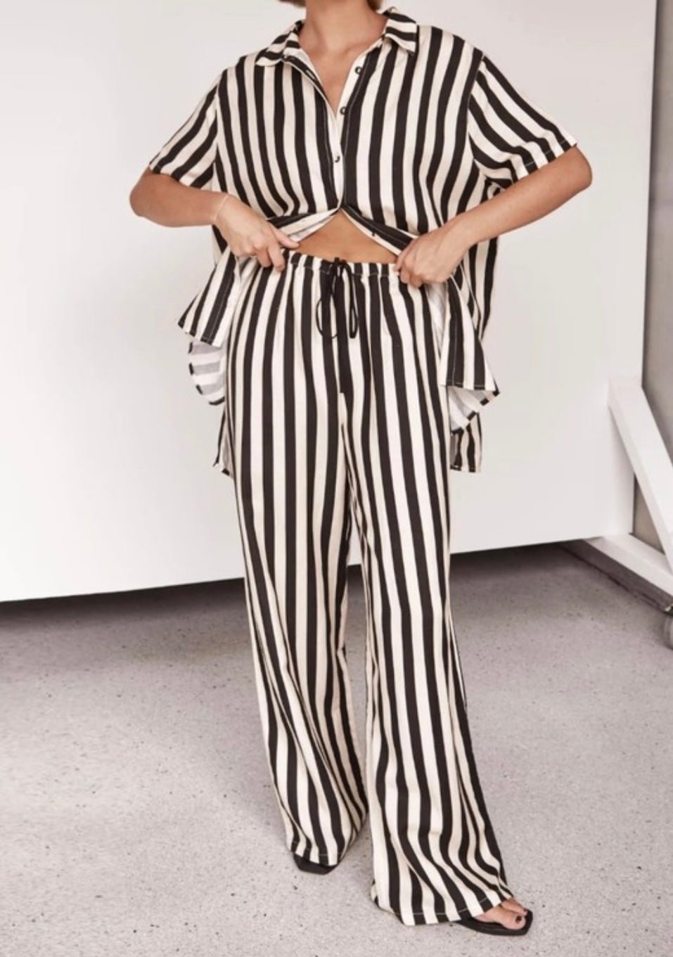 Stripes Beige & Black Set - In store & online✨ - Bella Boutique & Bellasbylola.com