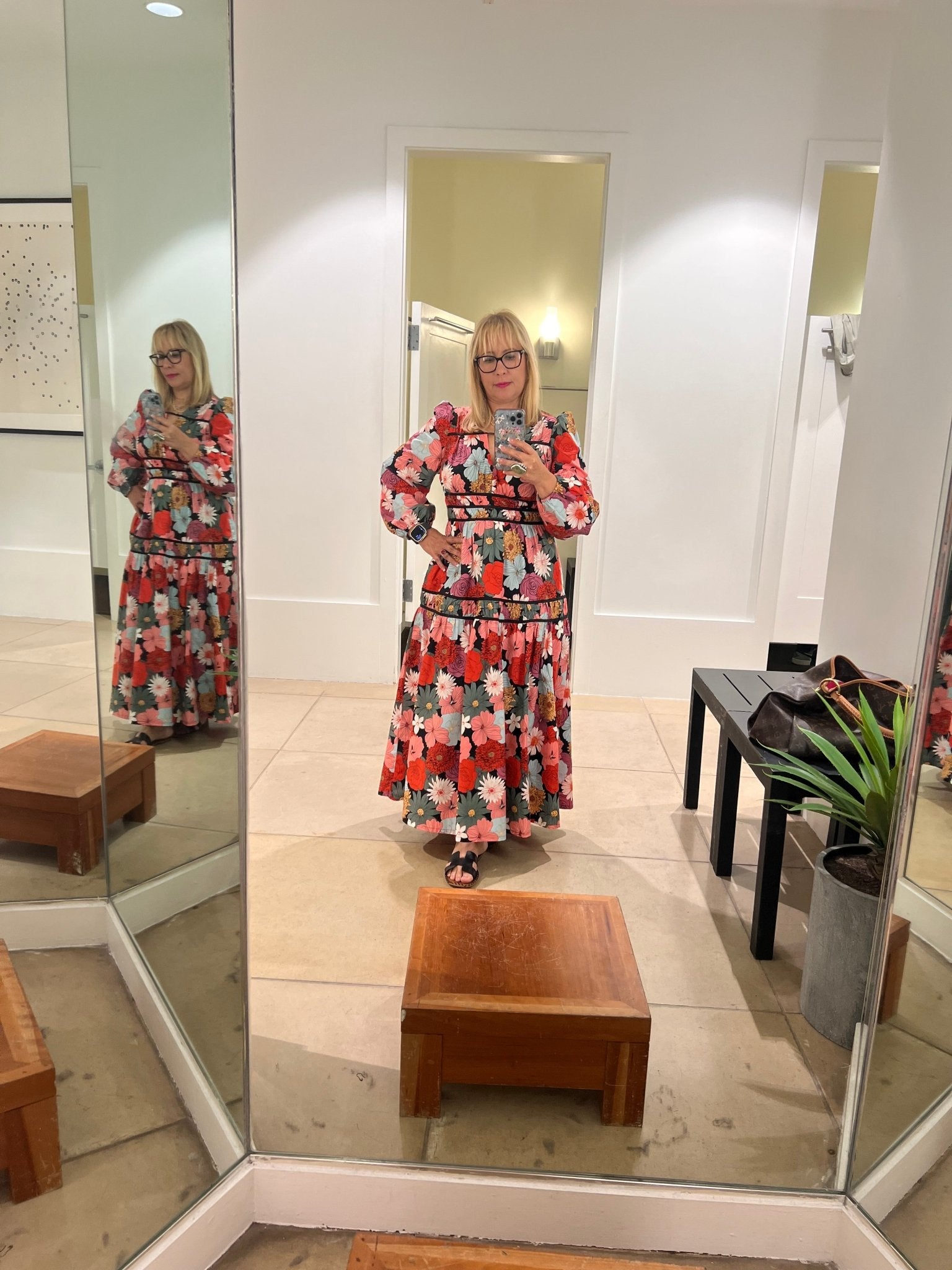 Stunning Black Flowers Maxi Dress 🖤🌟 - Bella Boutique & Bellasbylola.com