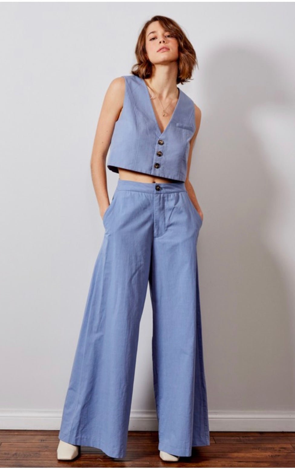 Classic V-Neck Button-Up Vest | Linen-Cotton Blend | Stylish Silhouette - Tereza Azul Cielo - Bellasbylola.com
